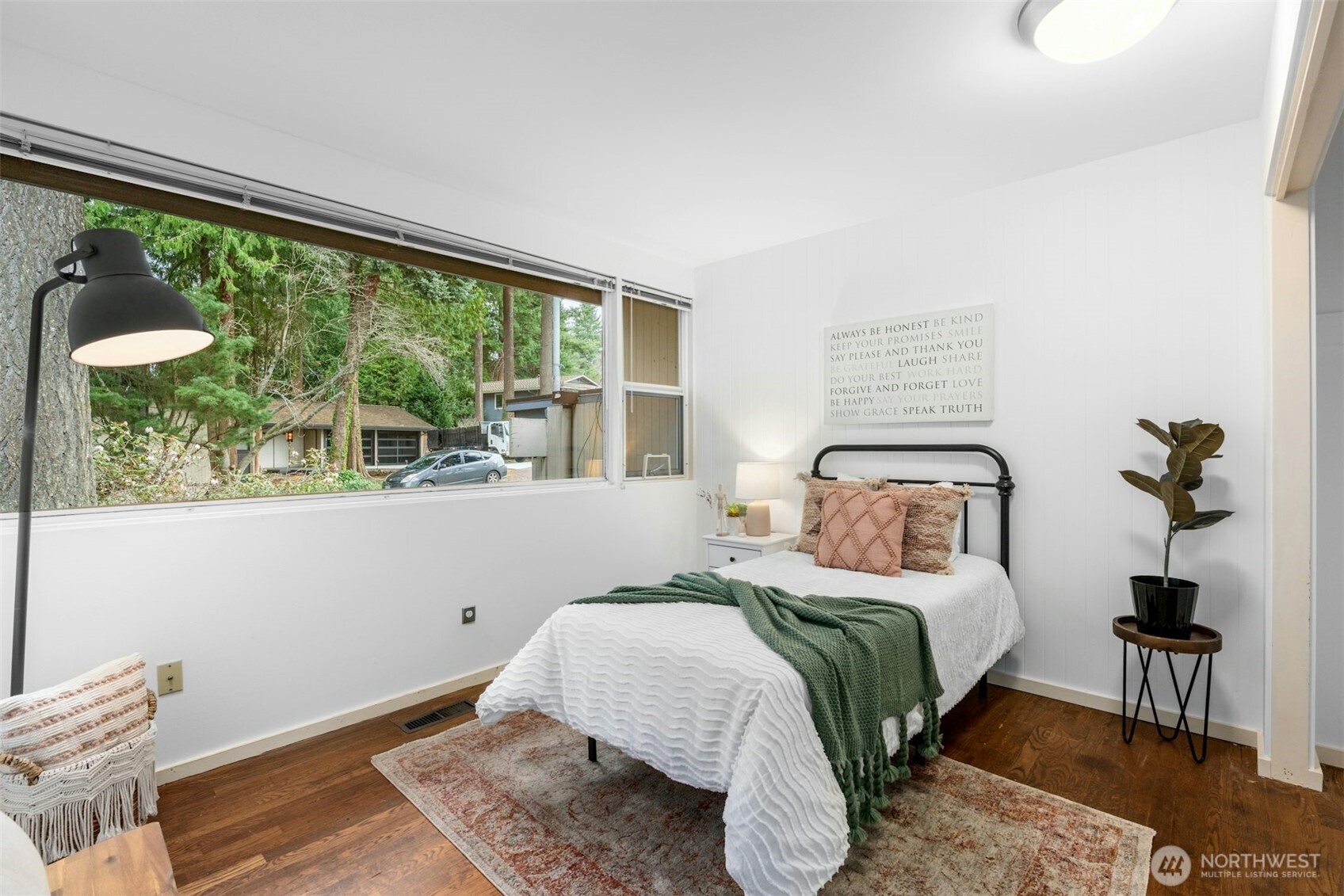 7237 NE 121st Place , Kirkland, WA 98034-2416