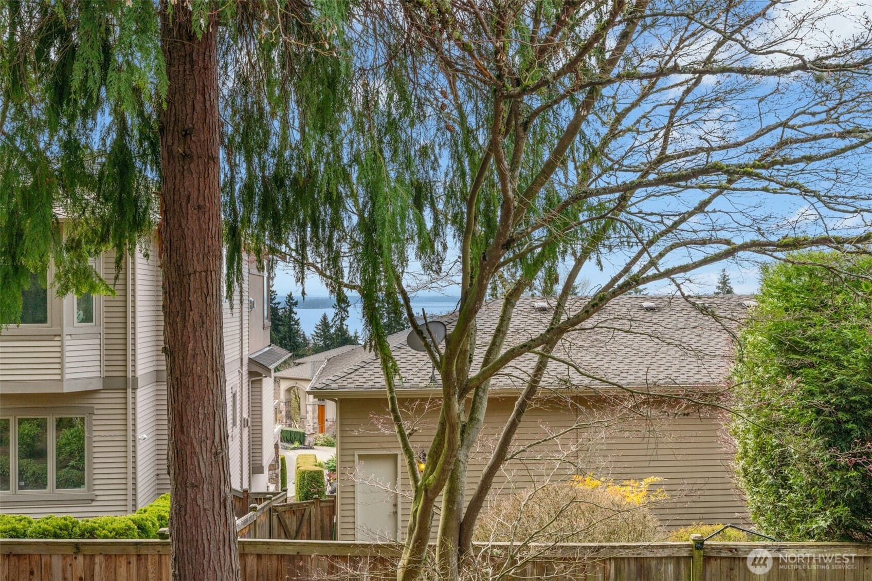 7237 NE 121st Place , Kirkland, WA 98034-2416
