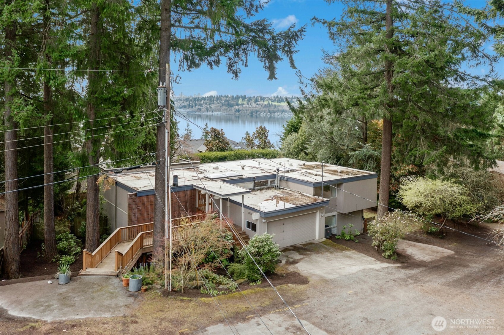 7237 NE 121st Place , Kirkland, WA 98034-2416