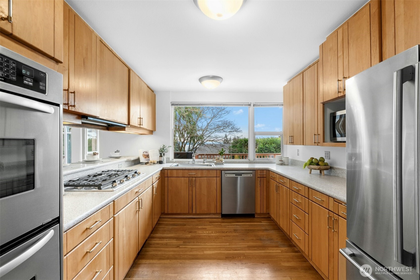 7237 NE 121st Place , Kirkland, WA 98034-2416