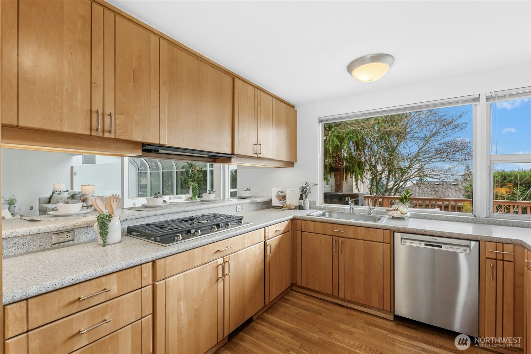 7237 NE 121st Place , Kirkland, WA 98034-2416