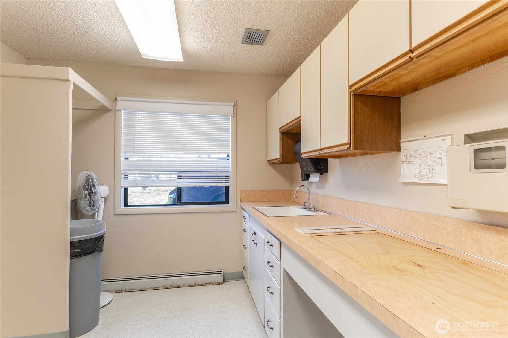 520 W Indian Avenue , Brewster, WA 98812