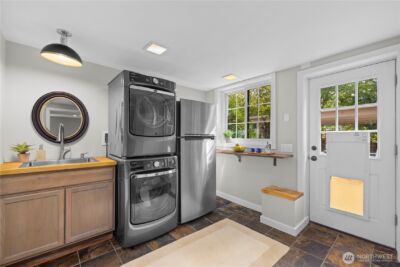 1536 Thorndyke Avenue W, Seattle, WA 98199 - Photo 22