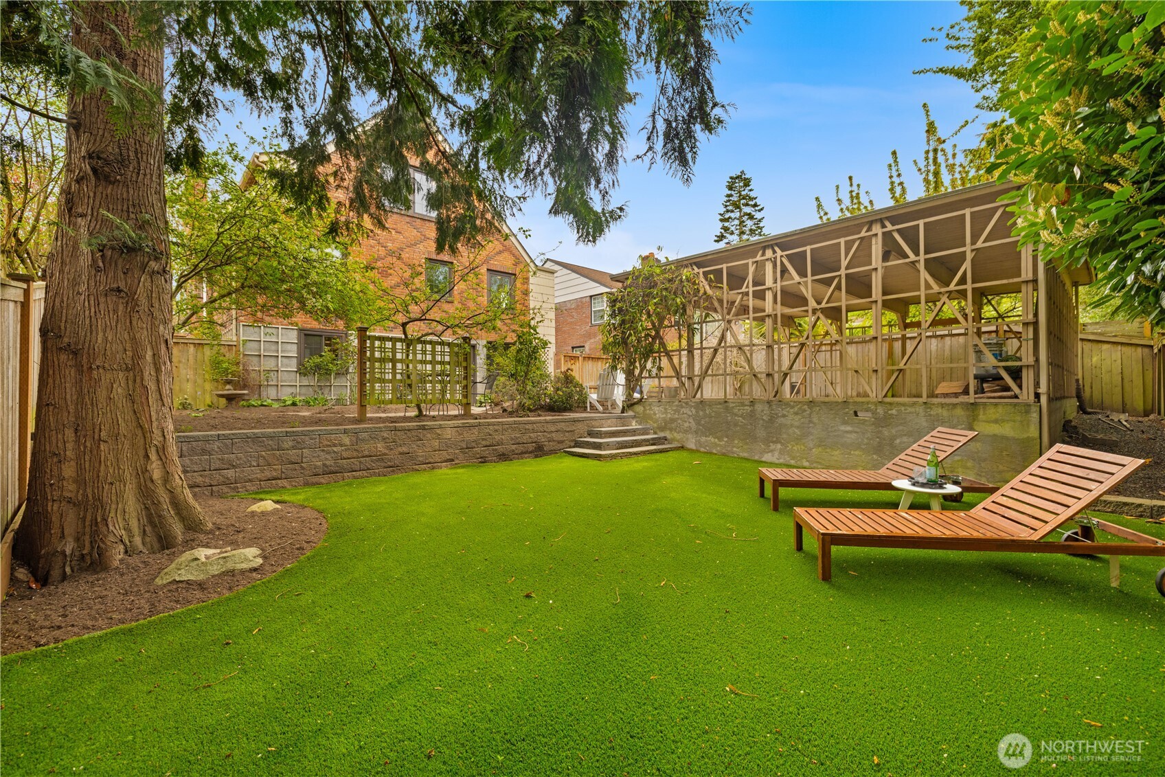 1536 Thorndyke Avenue W, Seattle, WA 98199