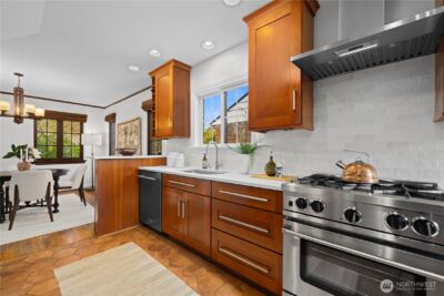 1536 Thorndyke Avenue W, Seattle, WA 98199 - Photo 9