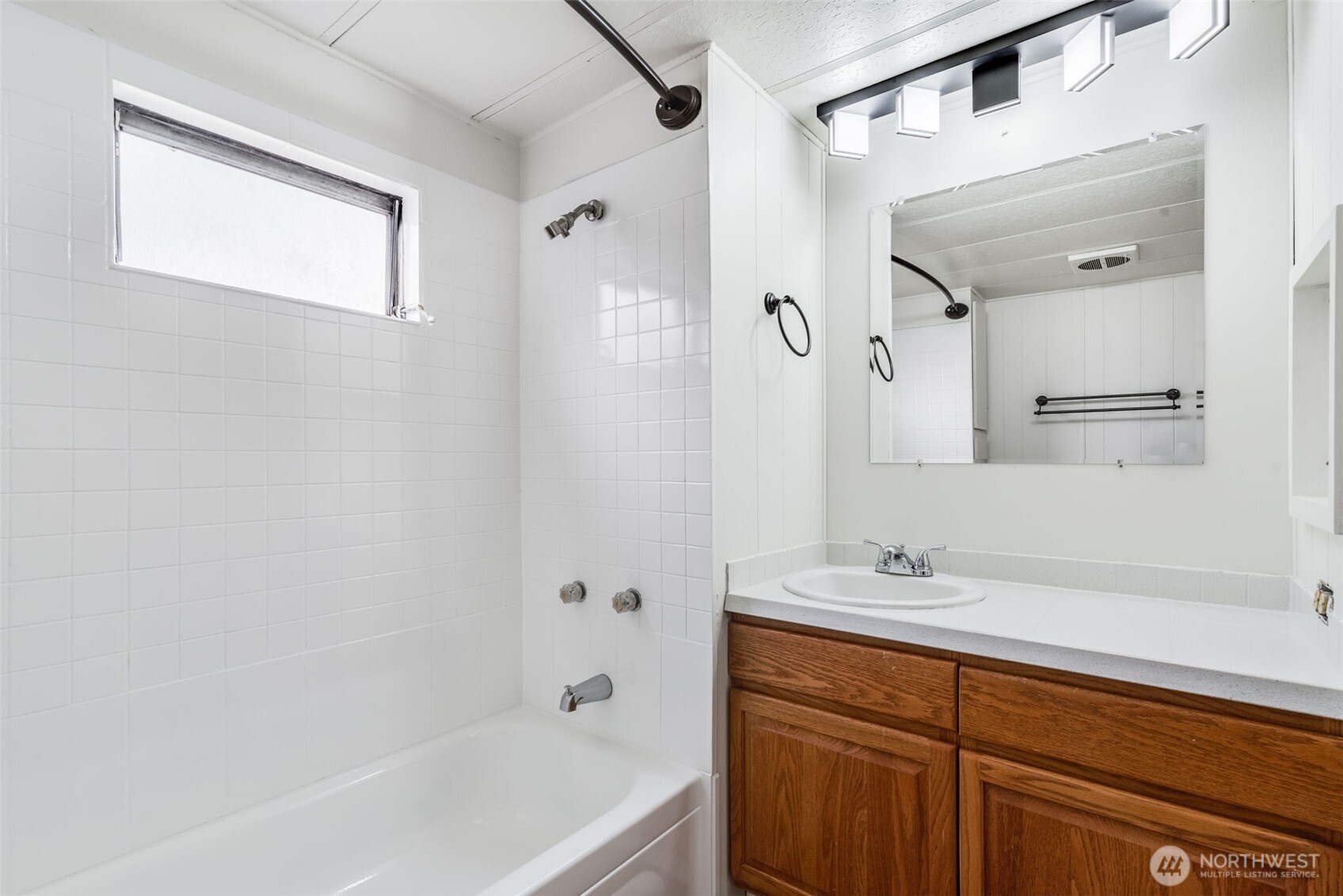 12711 142nd Avenue E #102, Puyallup, WA 98374