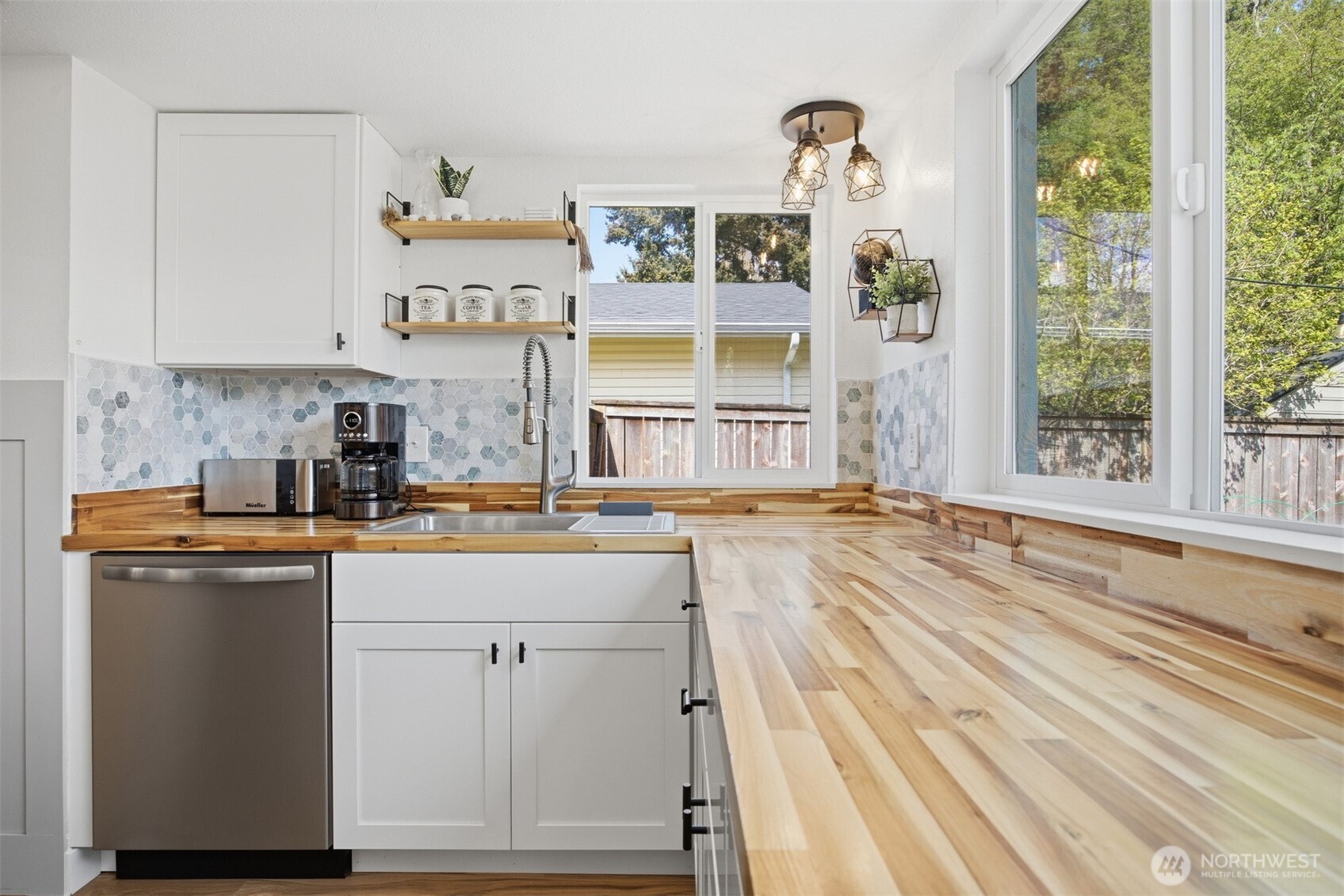 2618 Superior Street , Bellingham, WA 98226