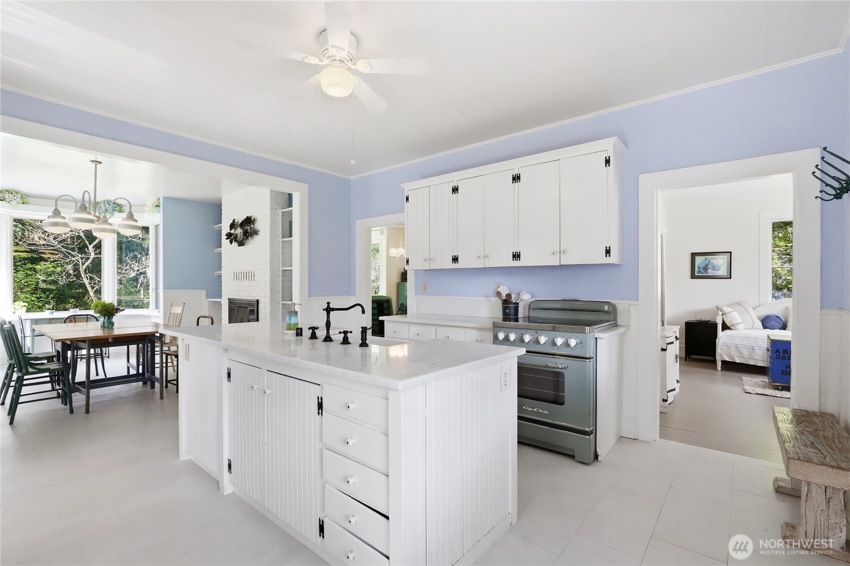 10472 NE Sunrise Bluff Lane , Bainbridge Island, WA 98110