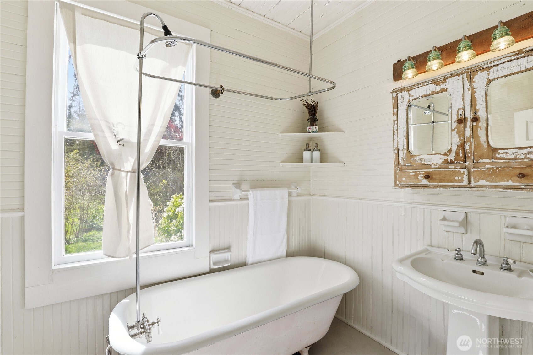 10472 NE Sunrise Bluff Lane , Bainbridge Island, WA 98110
