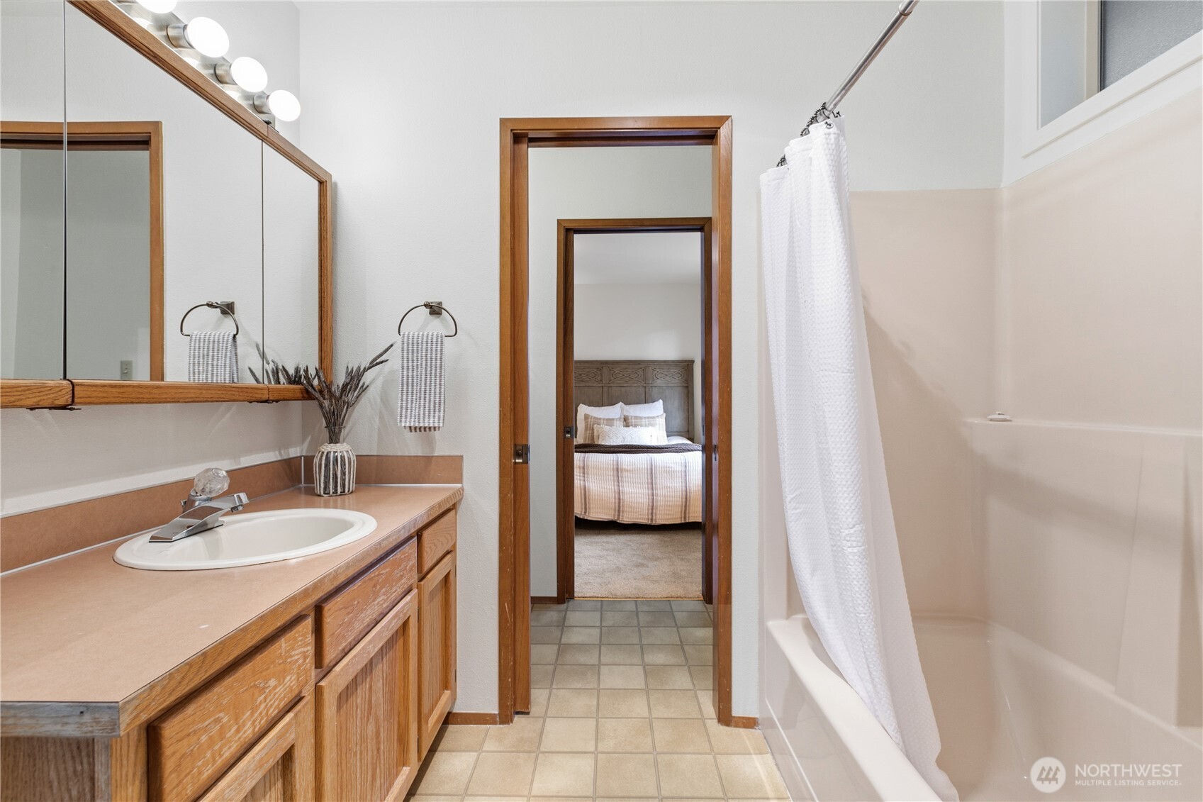 1211 31st Street , Anacortes, WA 98221