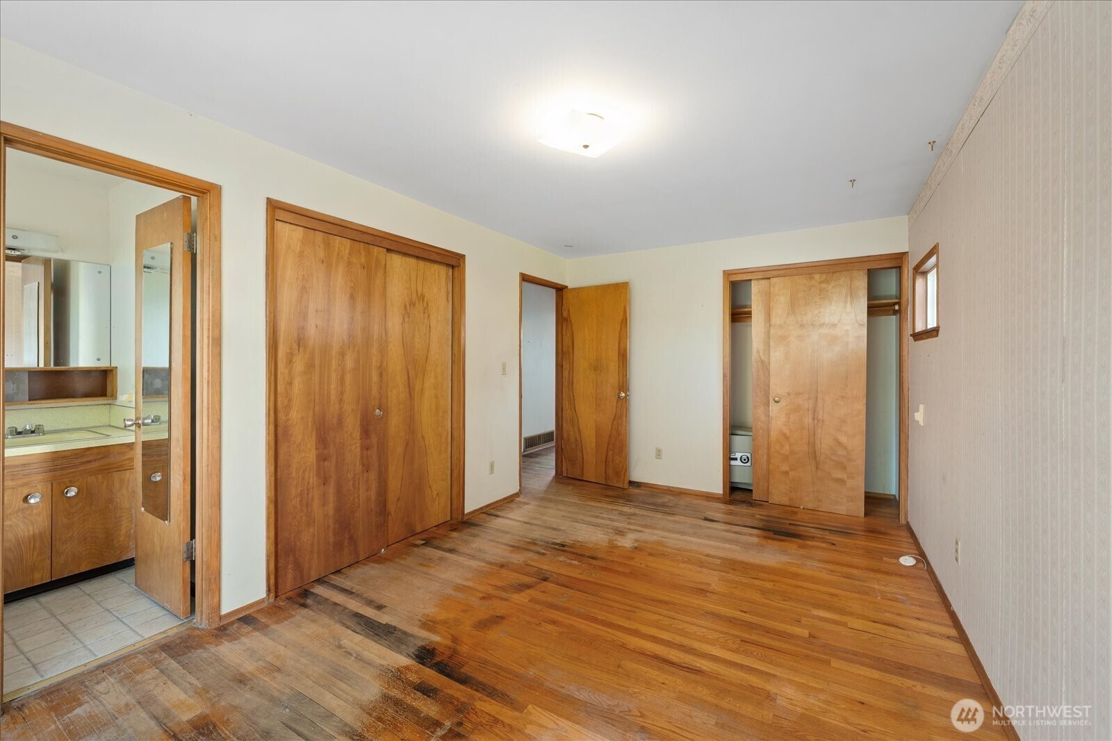 1215 S 234th Place , Des Moines, WA 98198