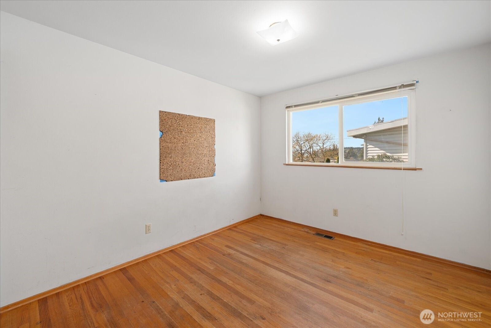 1215 S 234th Place , Des Moines, WA 98198