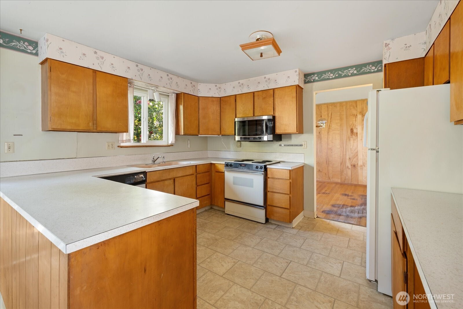 1215 S 234th Place , Des Moines, WA 98198
