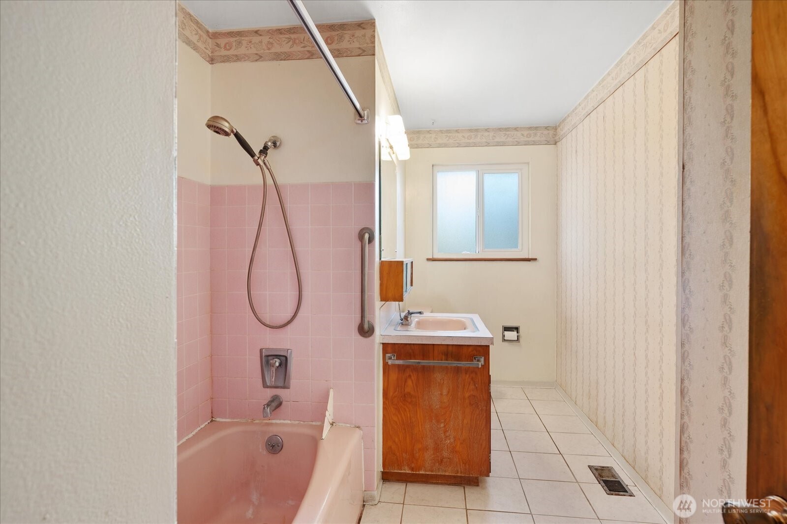 1215 S 234th Place , Des Moines, WA 98198