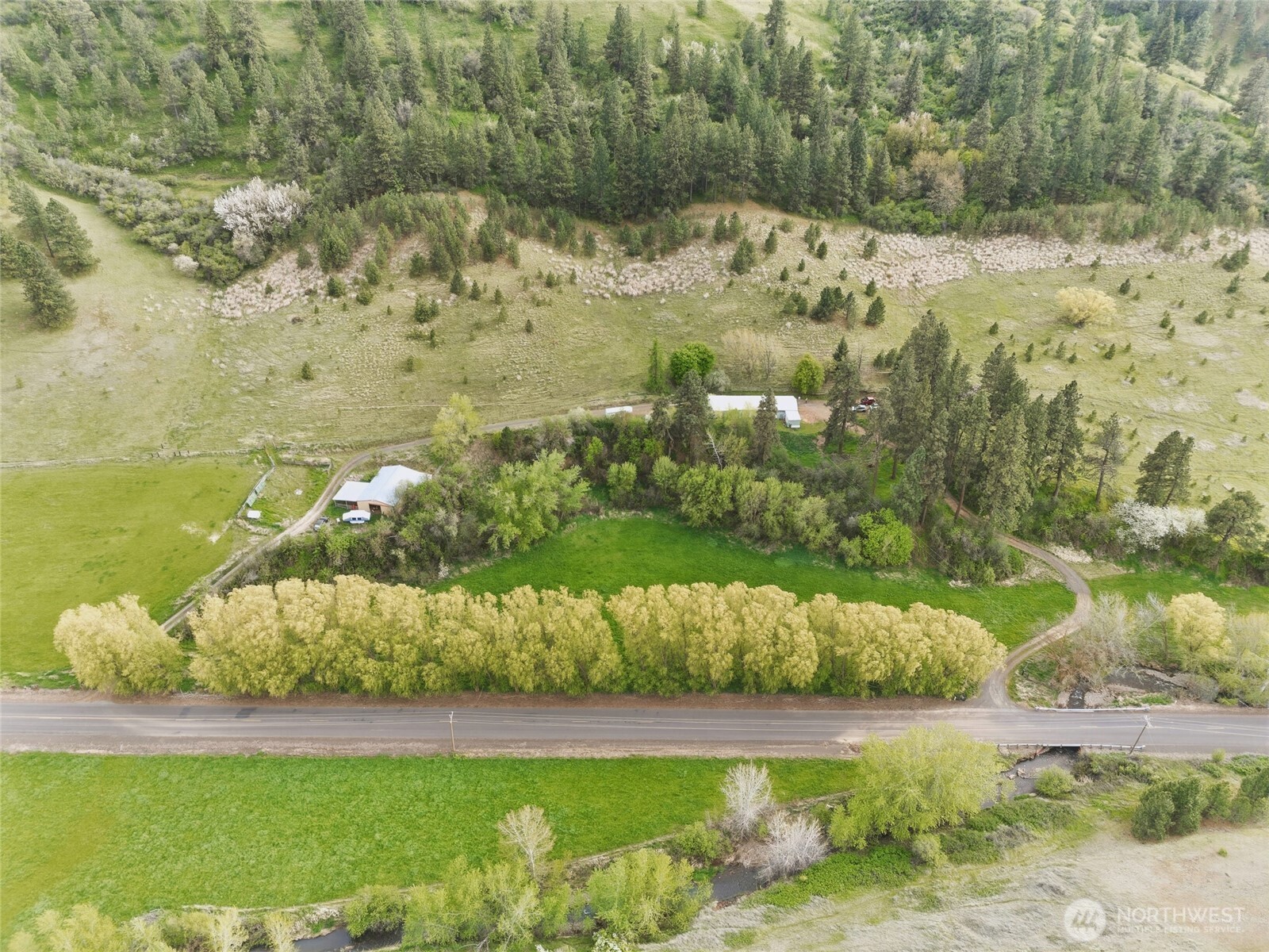 938 Patit Road , Dayton, WA 99328