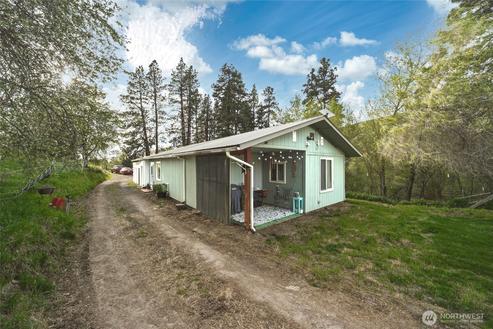 938 Patit Road , Dayton, WA 99328