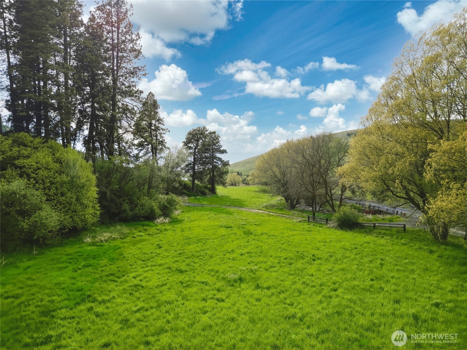 938 Patit Road , Dayton, WA 99328