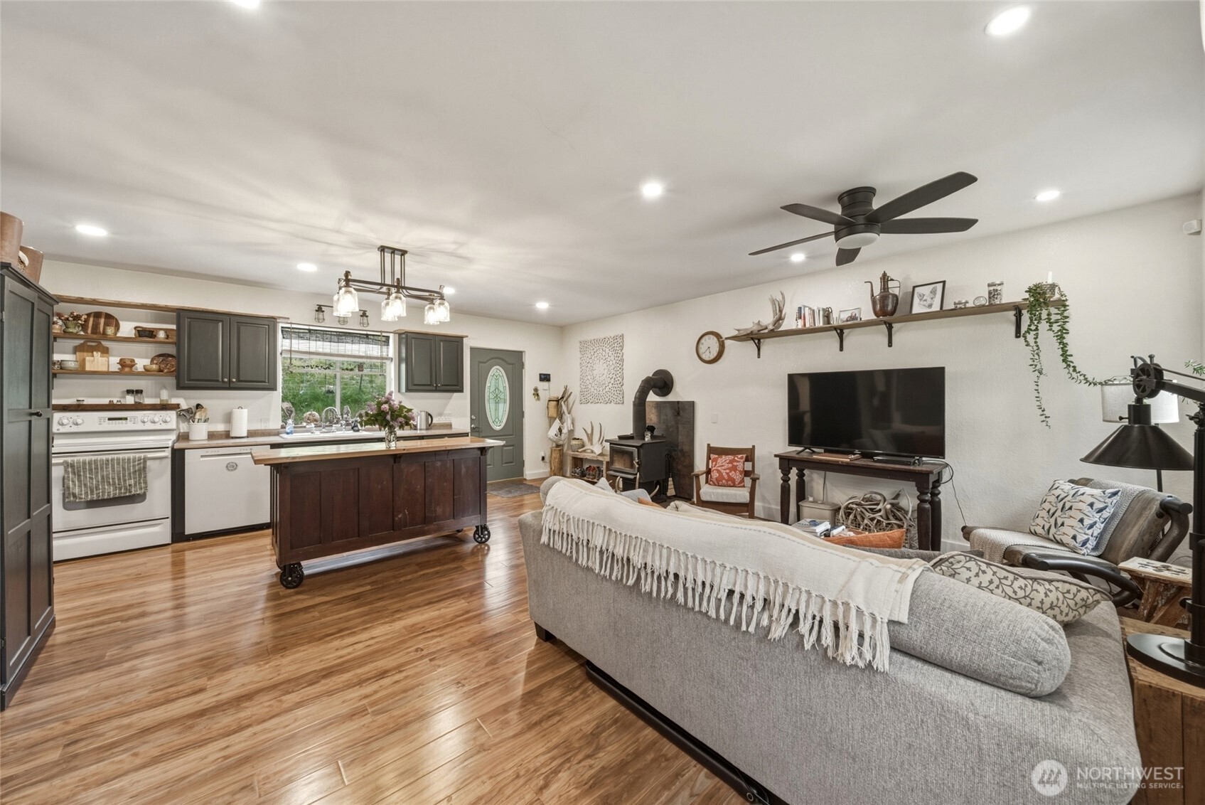 938 Patit Road , Dayton, WA 99328