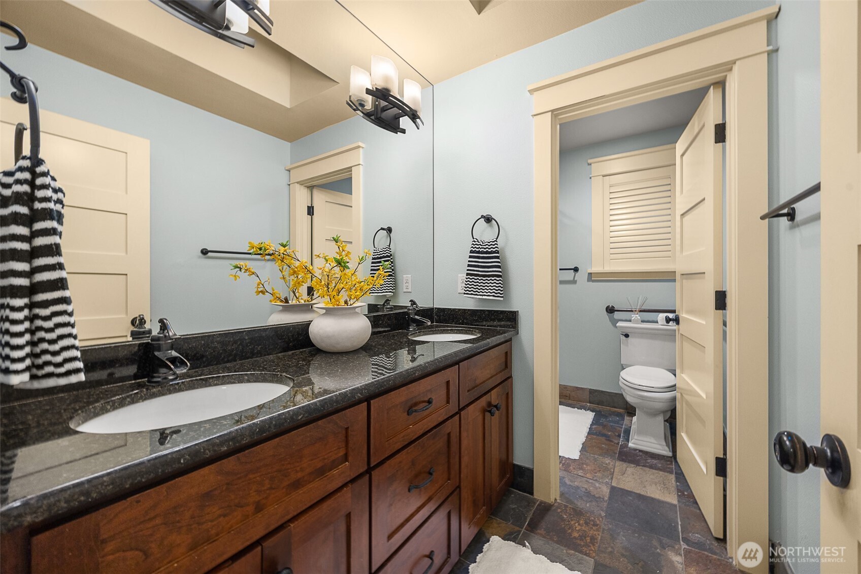 16305 SE 37th Street , Bellevue, WA 98008