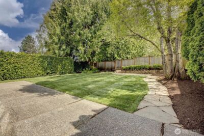 3240 W Viewmont Way W, Seattle, WA 98199 - Photo 29
