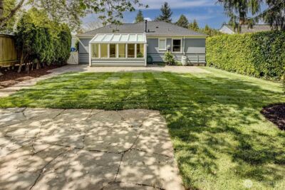 3240 W Viewmont Way W, Seattle, WA 98199 - Photo 30