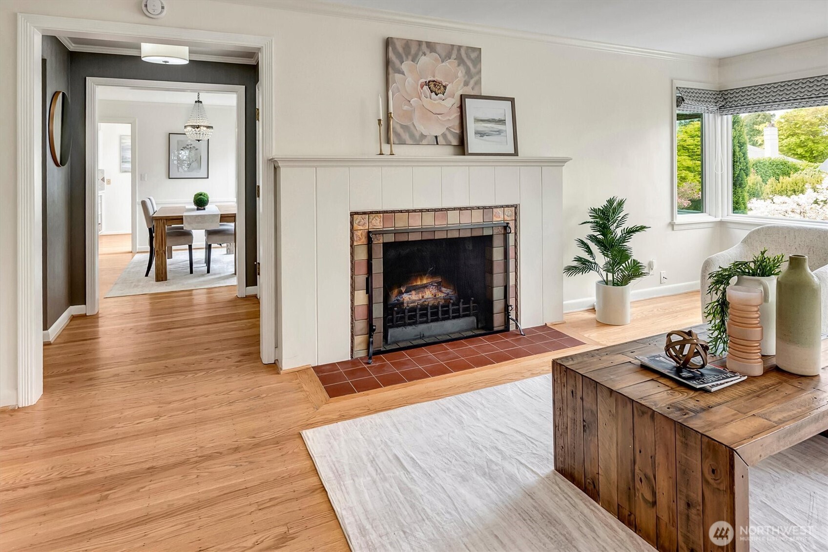 3240 W Viewmont Way W, Seattle, WA 98199