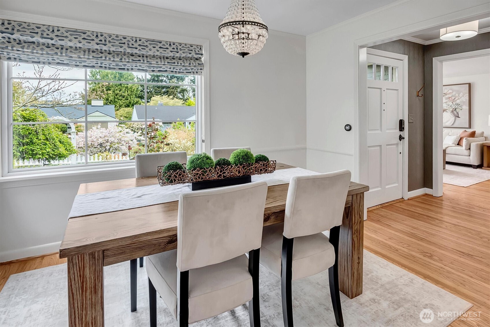 3240 W Viewmont Way W, Seattle, WA 98199