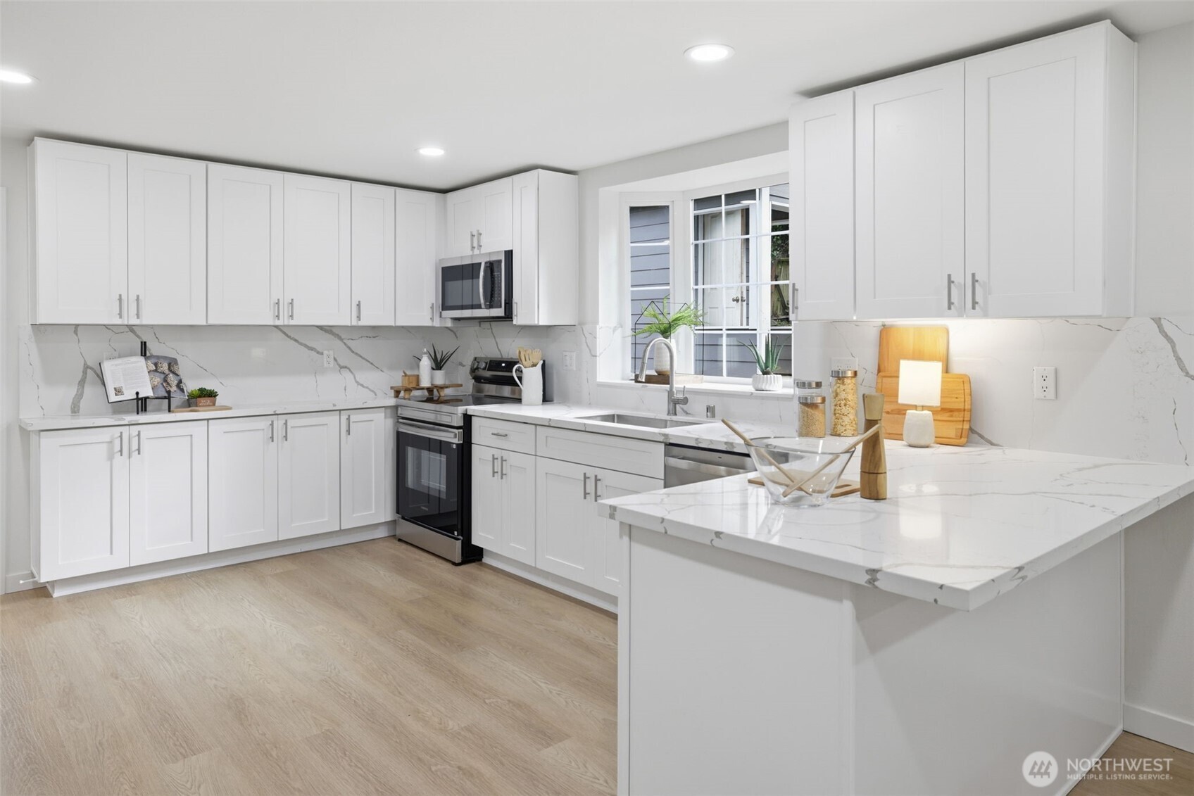 9812 59th Avenue S, Seattle, WA 98118