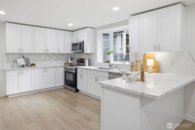 9812 59th Avenue S, Seattle, WA 98118 - Photo 12