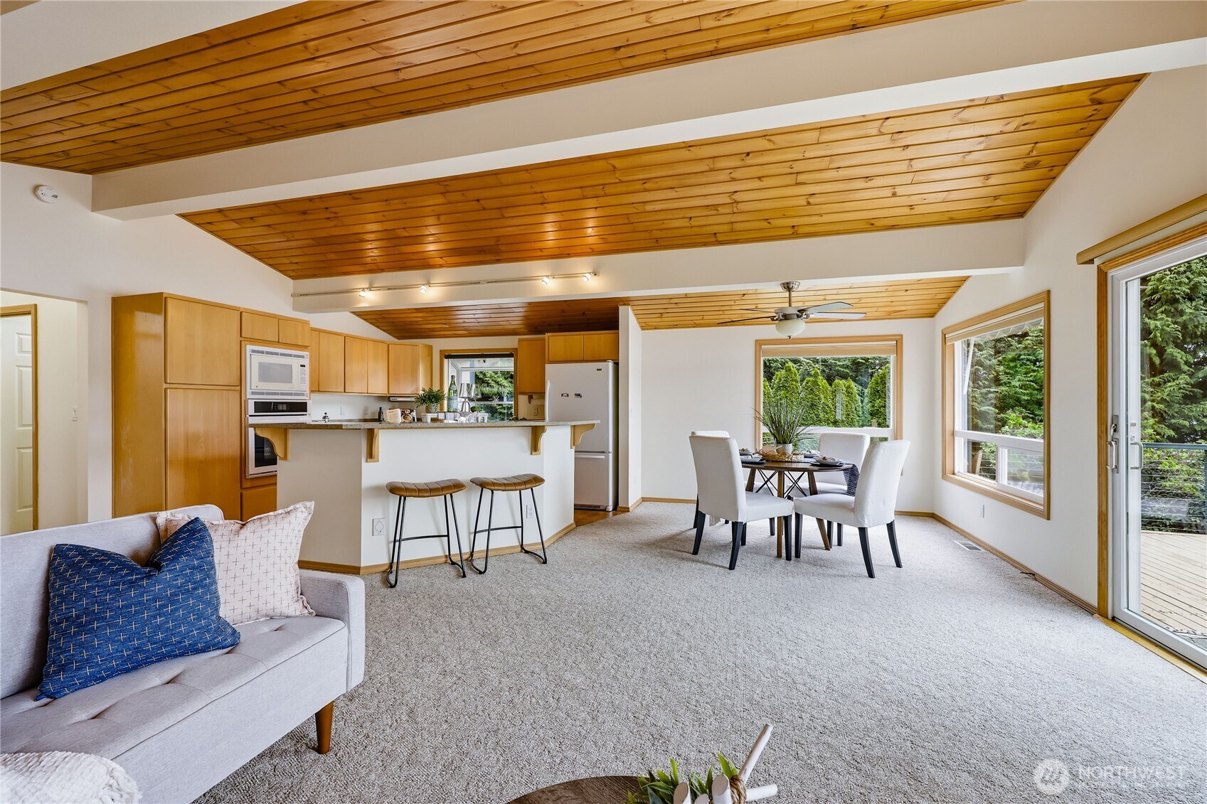 28919 Gamble Place NE, Kingston, WA 98346