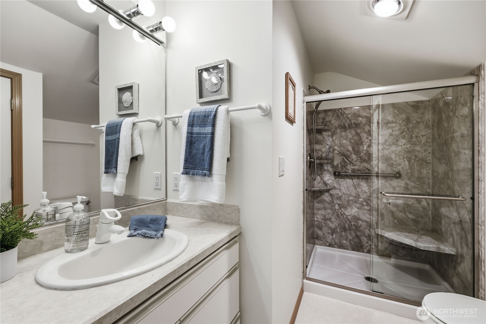 28919 Gamble Place NE, Kingston, WA 98346