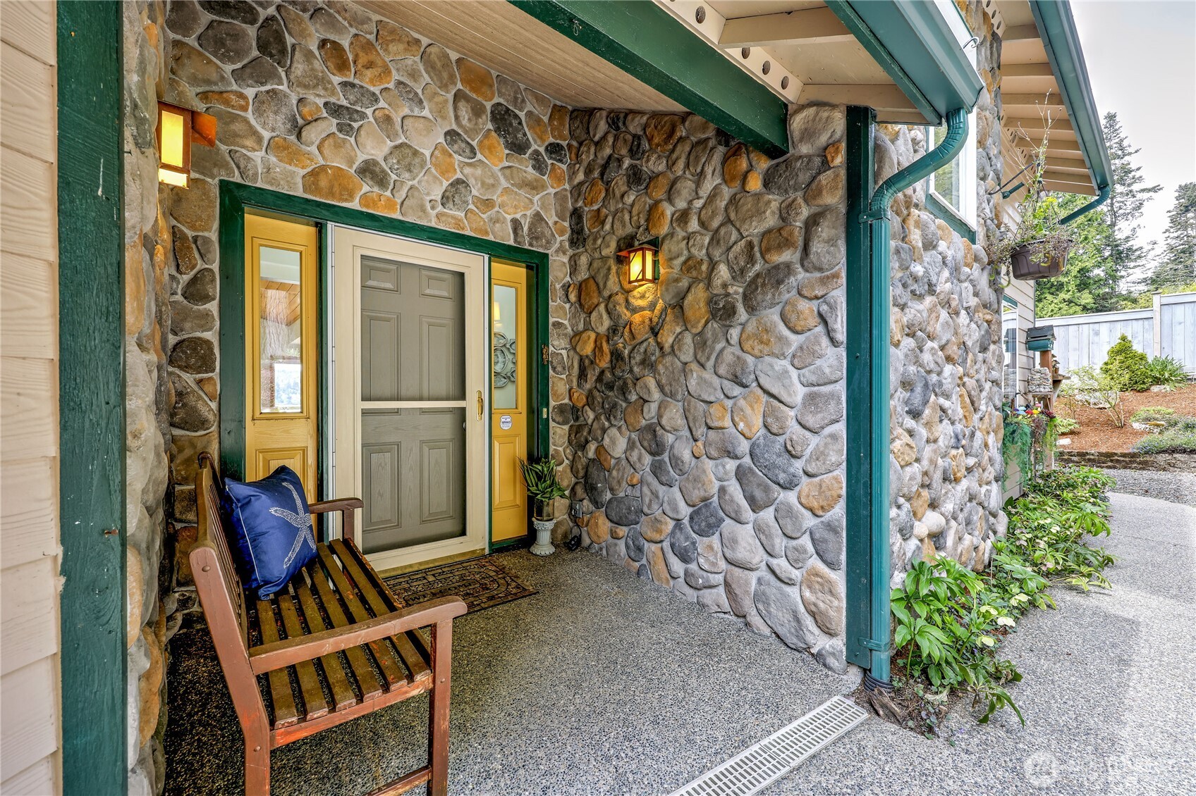 28919 Gamble Place NE, Kingston, WA 98346