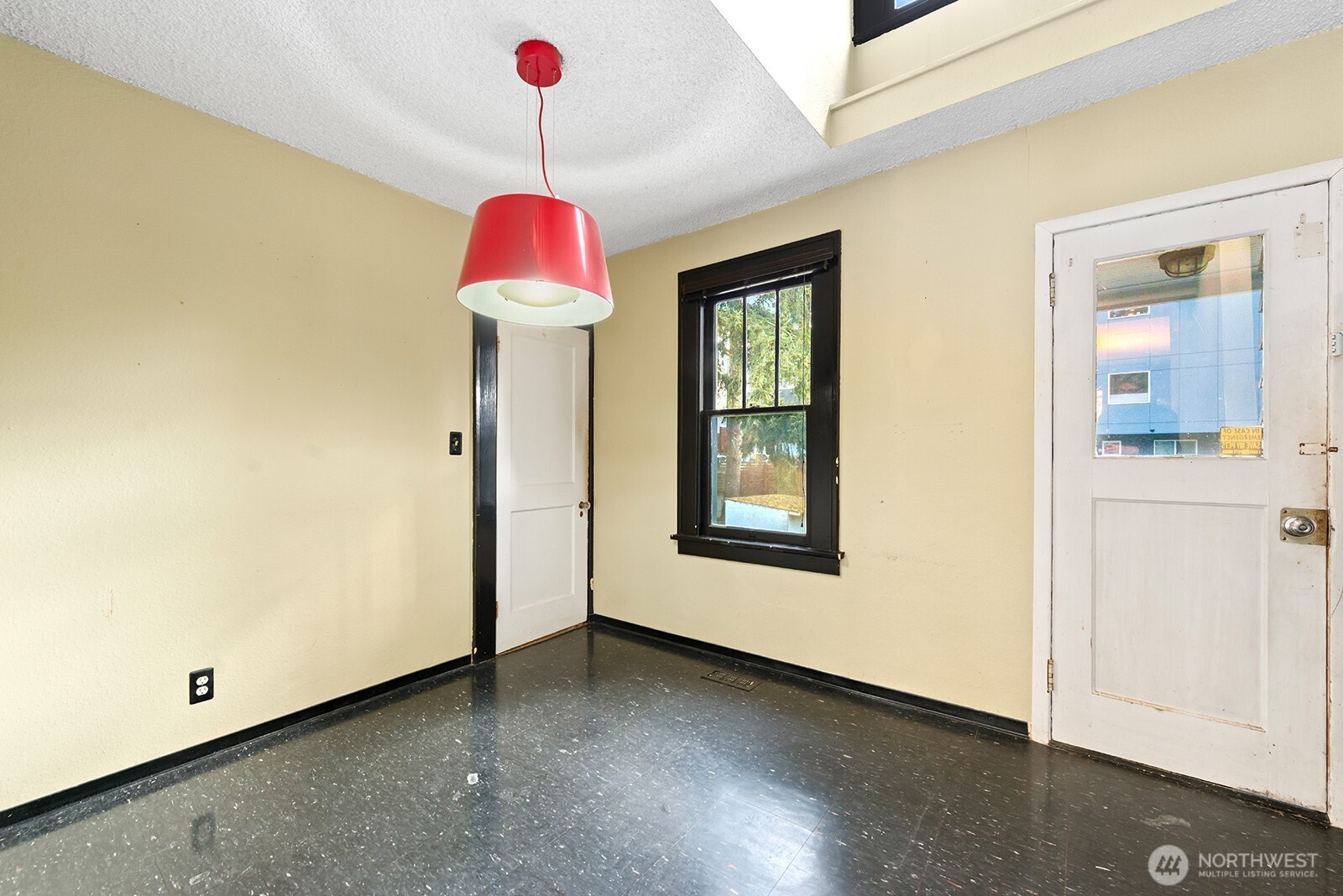 14014 Palatine Avenue N, Seattle, WA 98133