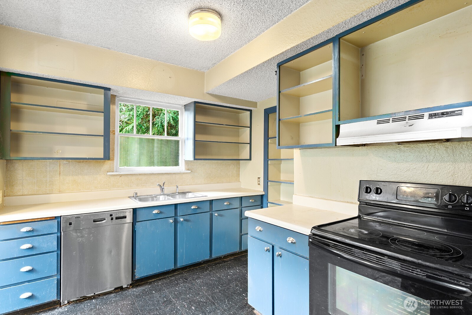 14014 Palatine Avenue N, Seattle, WA 98133