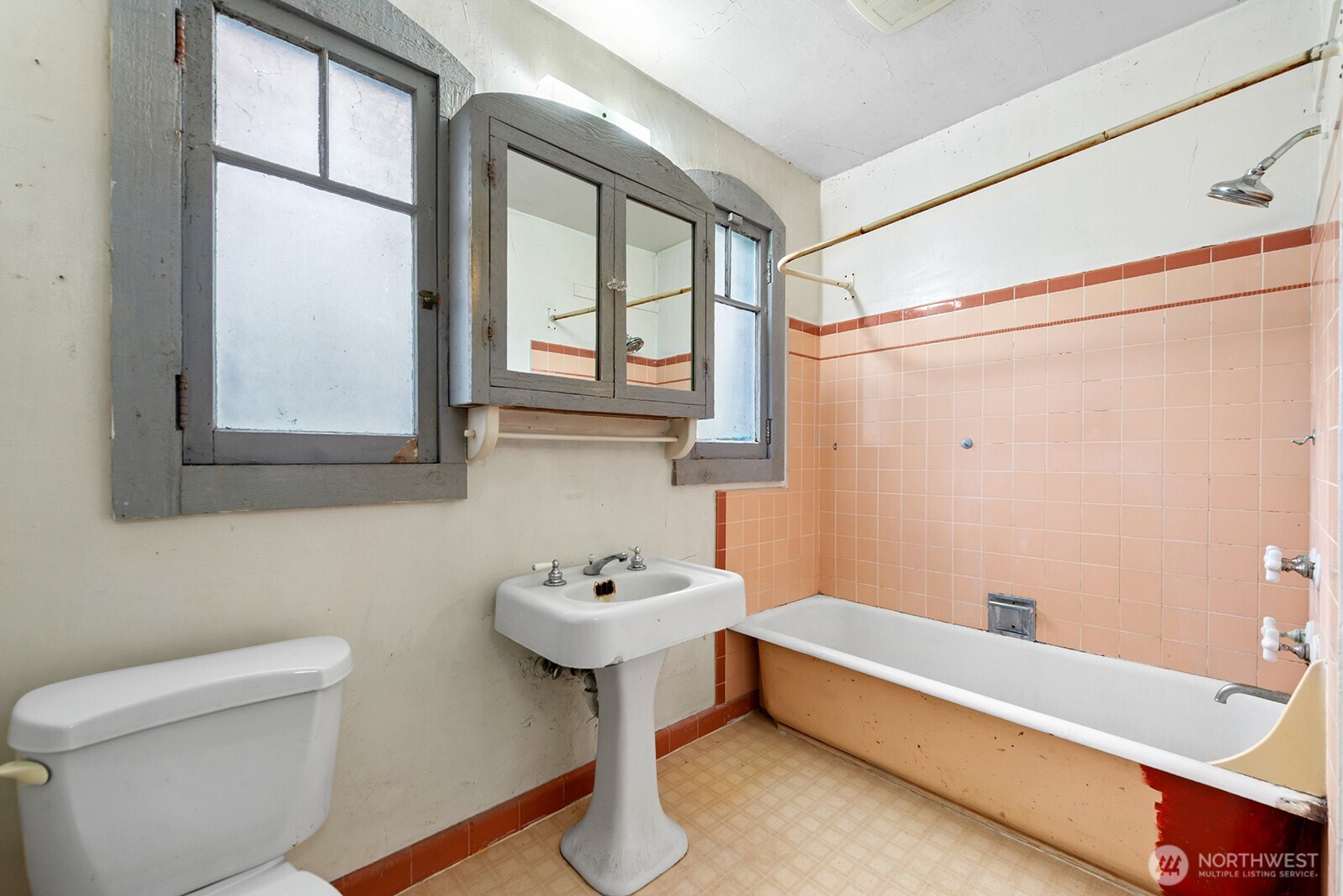 14014 Palatine Avenue N, Seattle, WA 98133