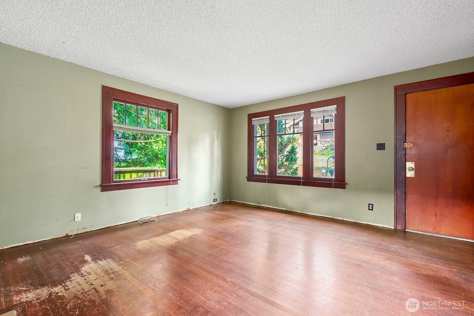 14014 Palatine Avenue N, Seattle, WA 98133