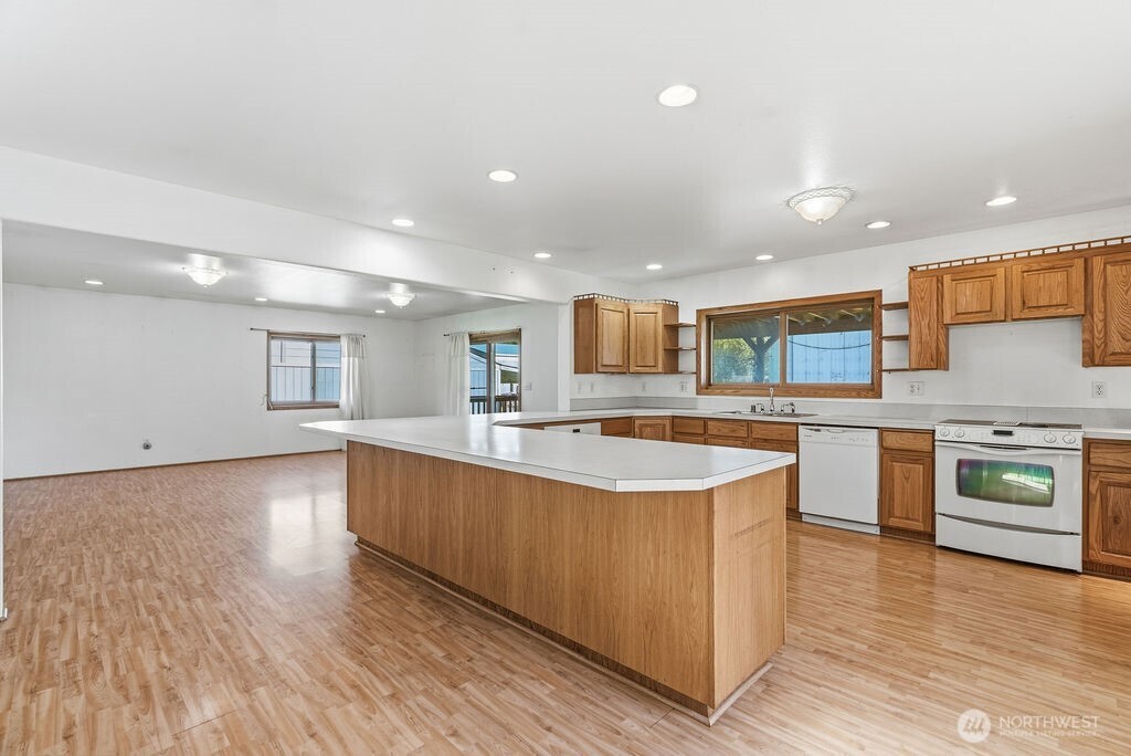 156 Williams Avenue , Kelso, WA 98626