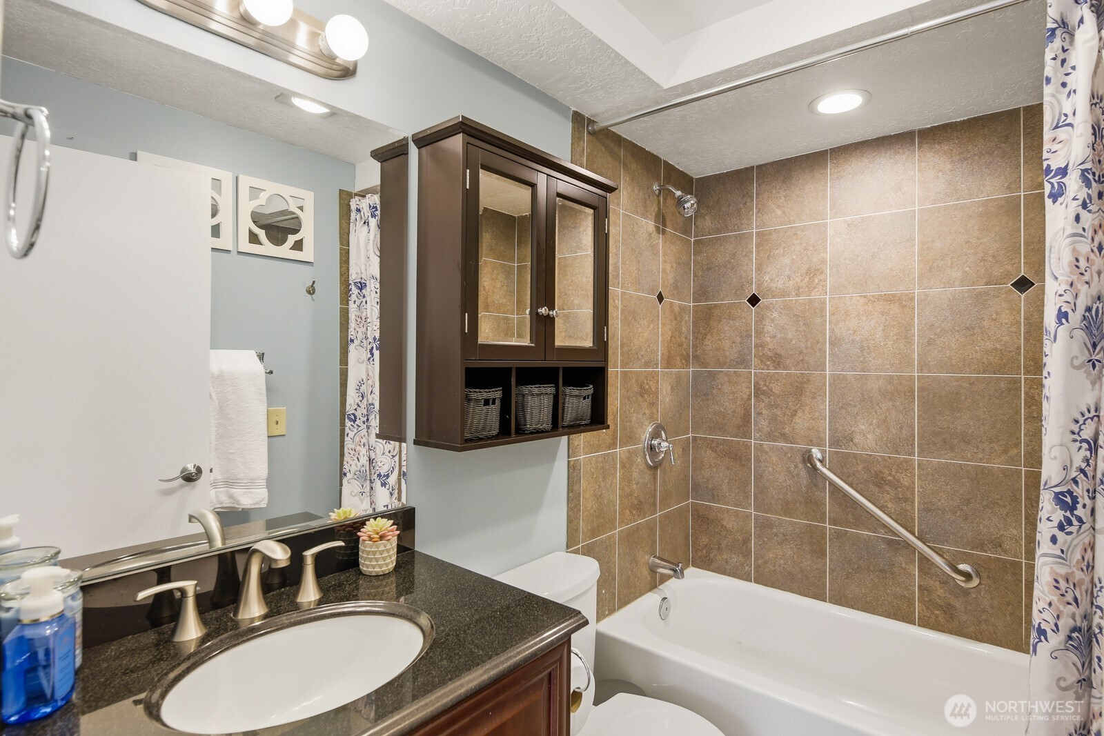 13717 46th Avenue W, Edmonds, WA 98026