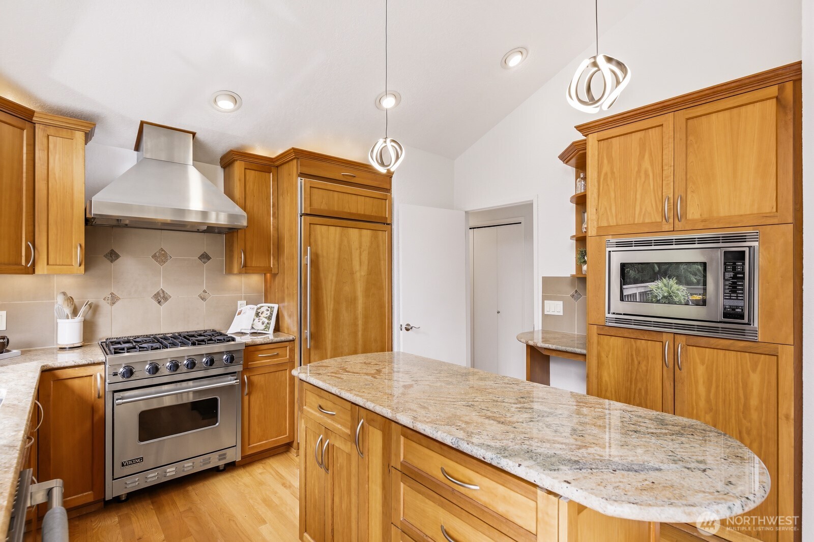 13717 46th Avenue W, Edmonds, WA 98026