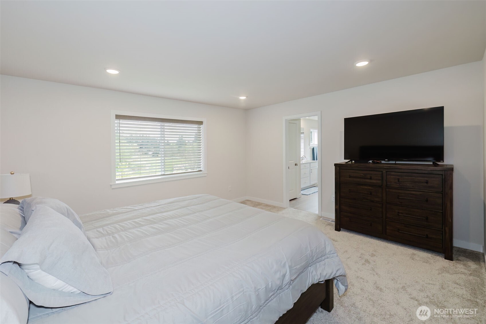 2092 NE Norseman Way , Poulsbo, WA 98370