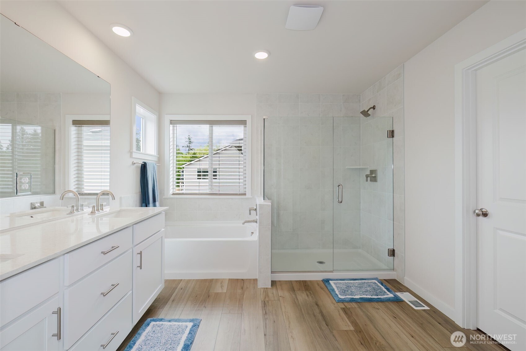 2092 NE Norseman Way , Poulsbo, WA 98370