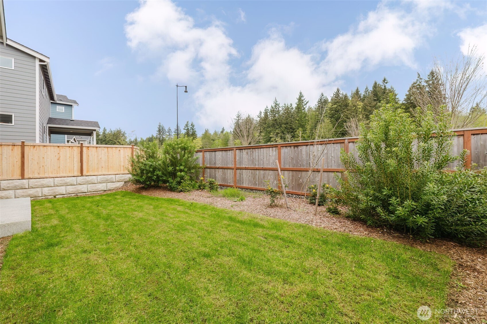 2092 NE Norseman Way , Poulsbo, WA 98370