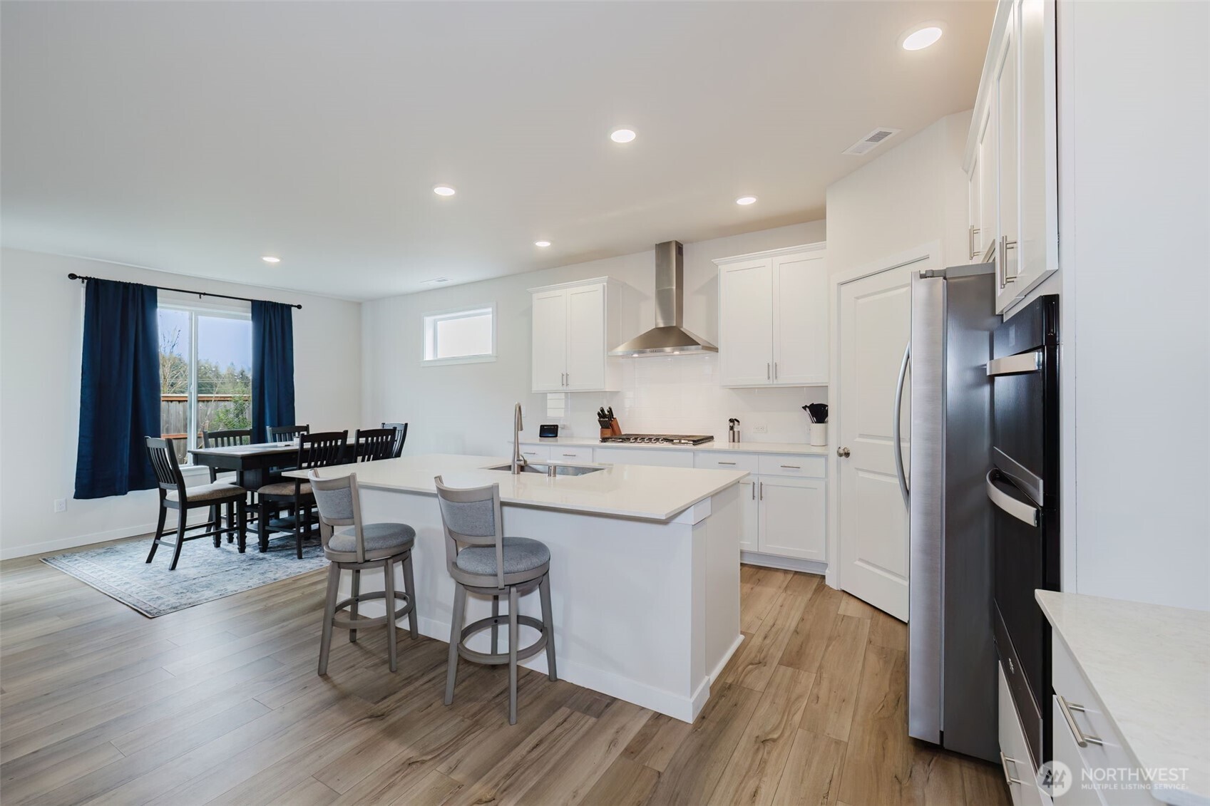 2092 NE Norseman Way , Poulsbo, WA 98370