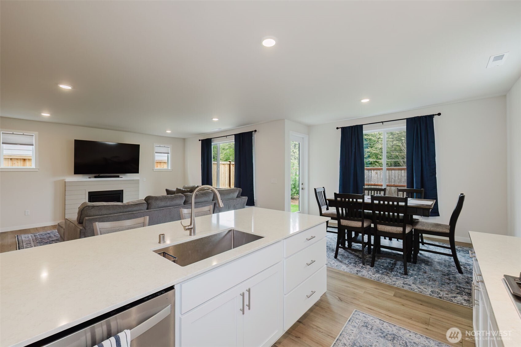 2092 NE Norseman Way , Poulsbo, WA 98370