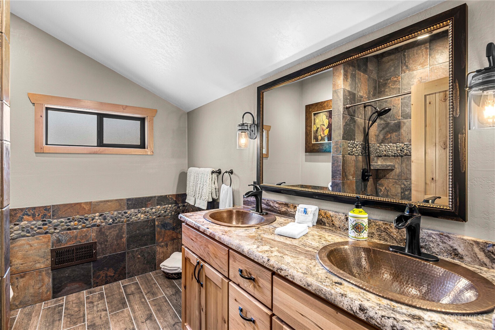 9864 E Leavenworth Road , Leavenworth, WA 98826