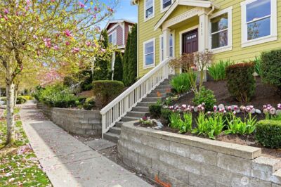 2773 NE Magnolia Street , Issaquah, WA 98029 - Photo 2