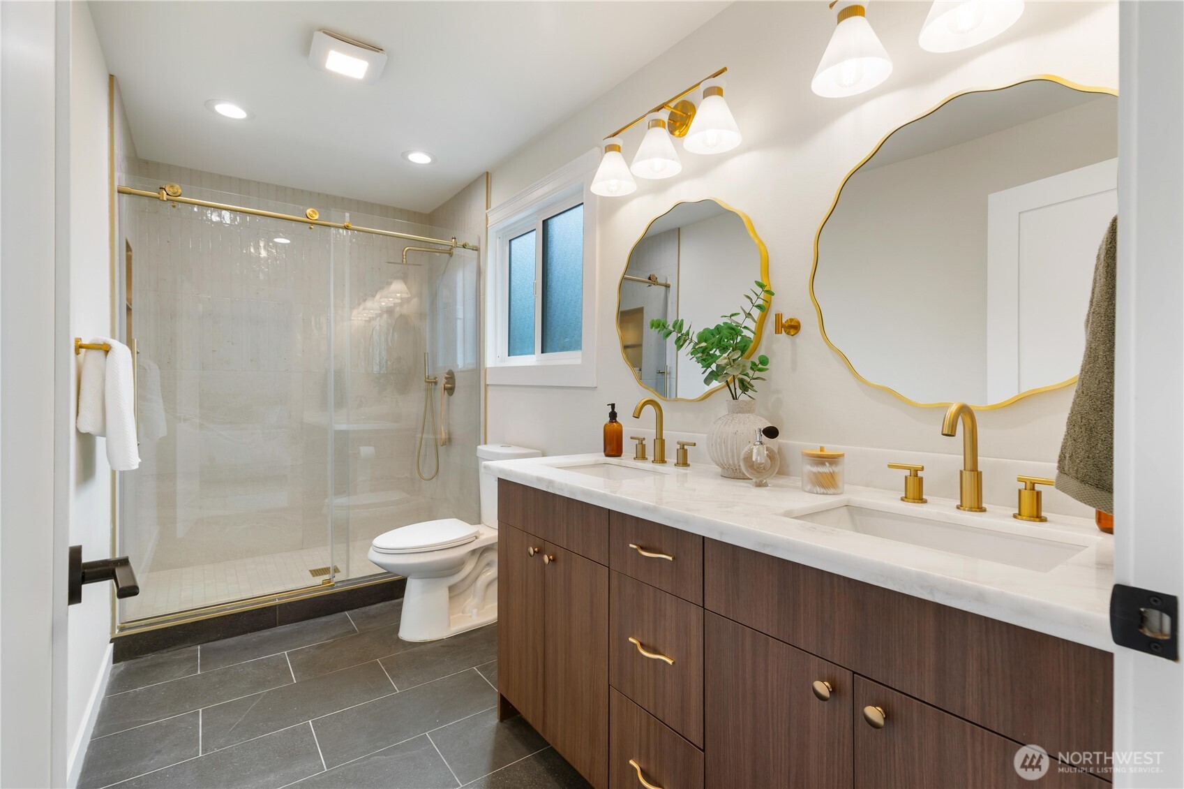 2609 10th Avenue W, Seattle, WA 98119