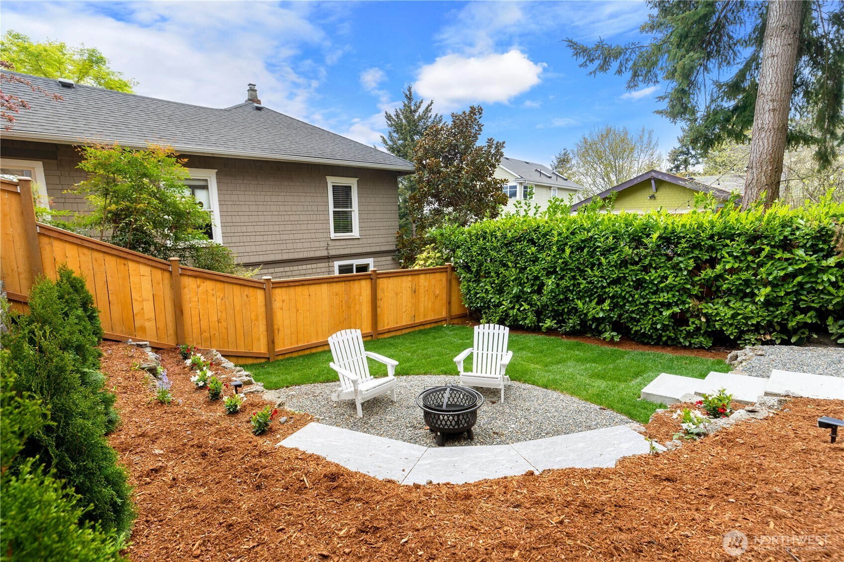 2609 10th Avenue W, Seattle, WA 98119
