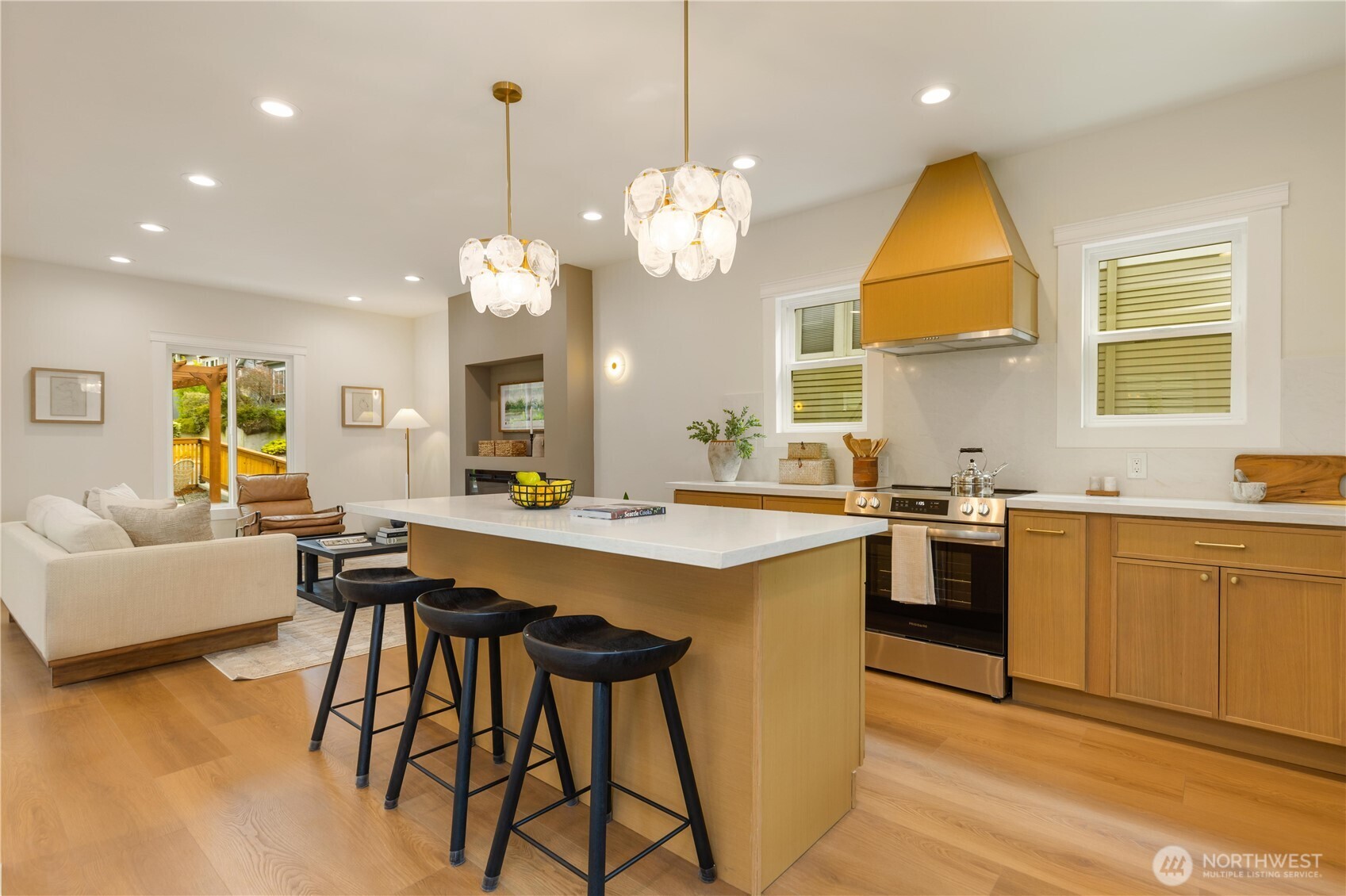 2609 10th Avenue W, Seattle, WA 98119