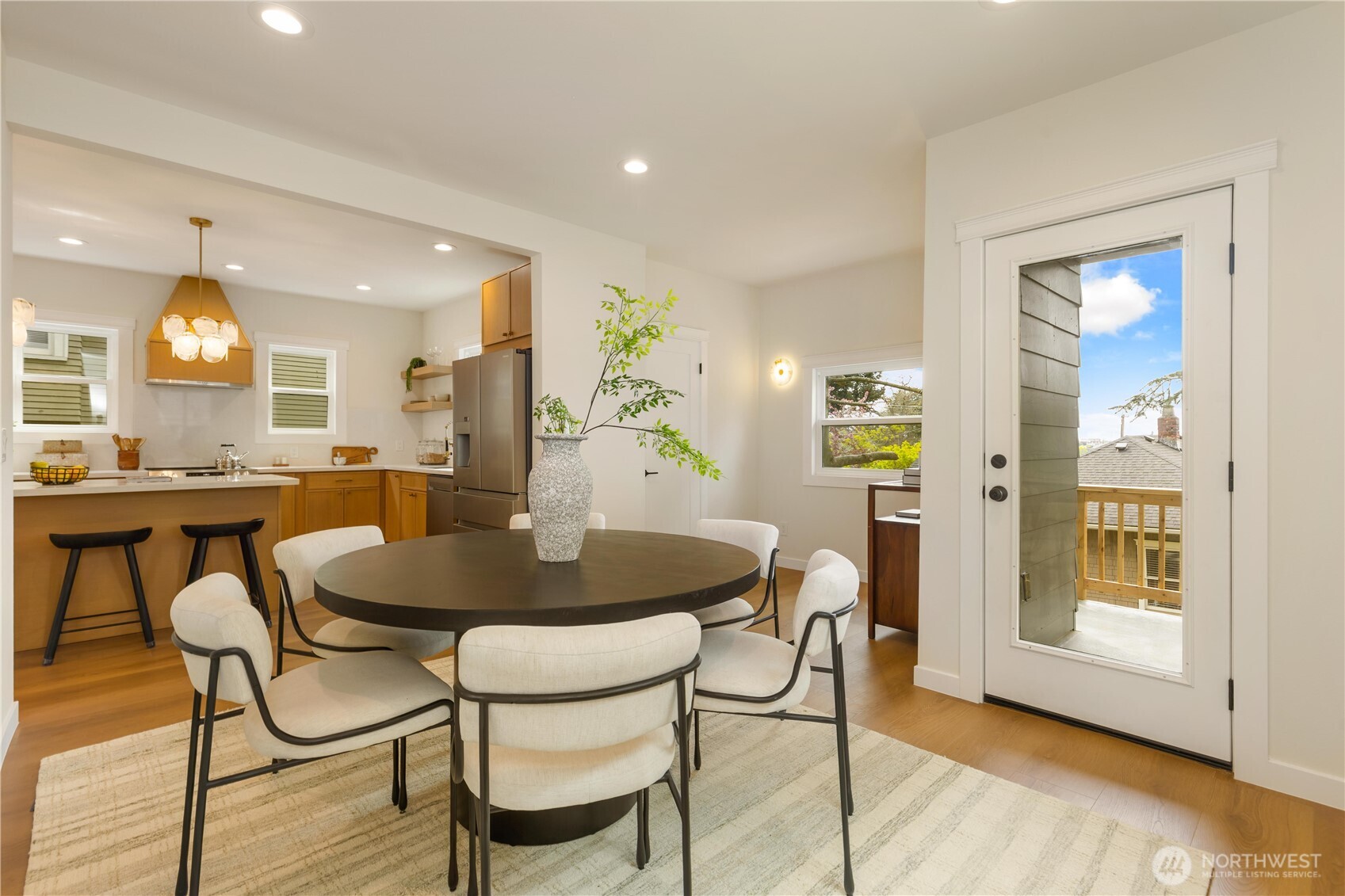 2609 10th Avenue W, Seattle, WA 98119